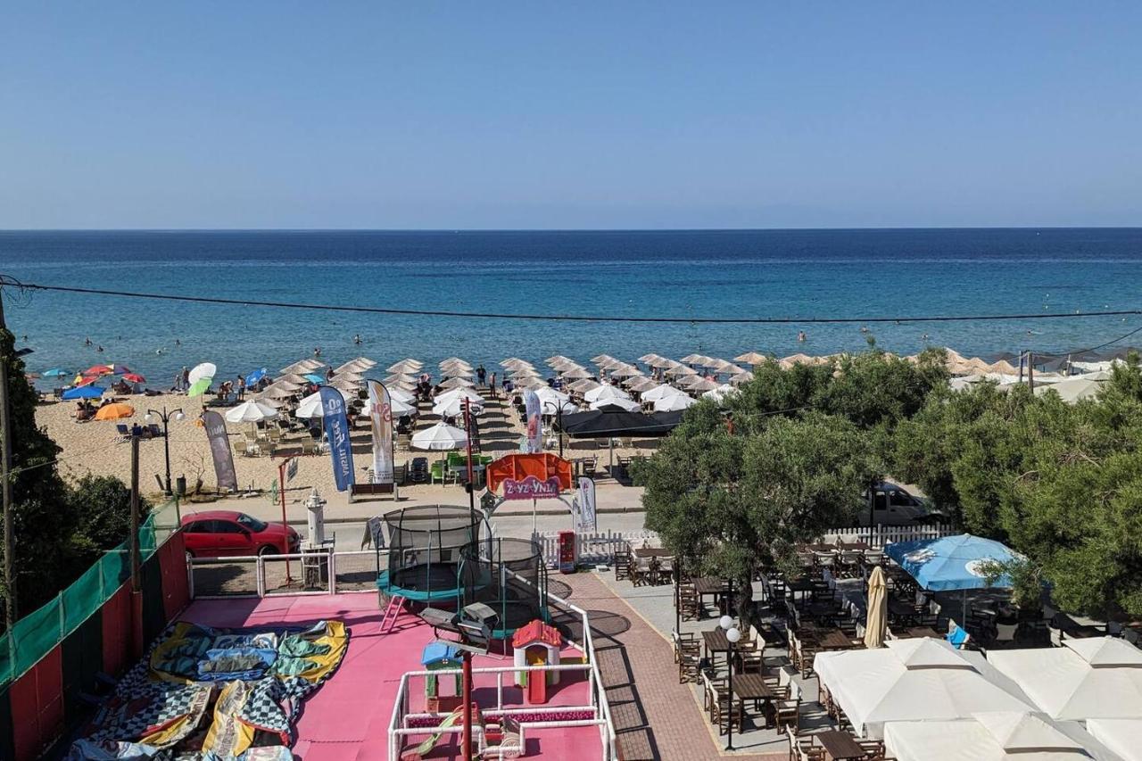 Beachfront Apartment Nea Moudania Eksteriør billede